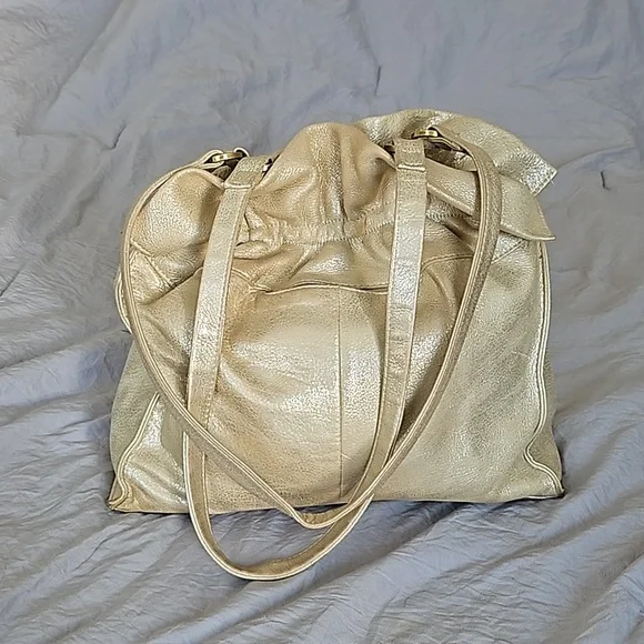 HOBO International Caliber in pearled silver metallic leather - Picture 4 of 16